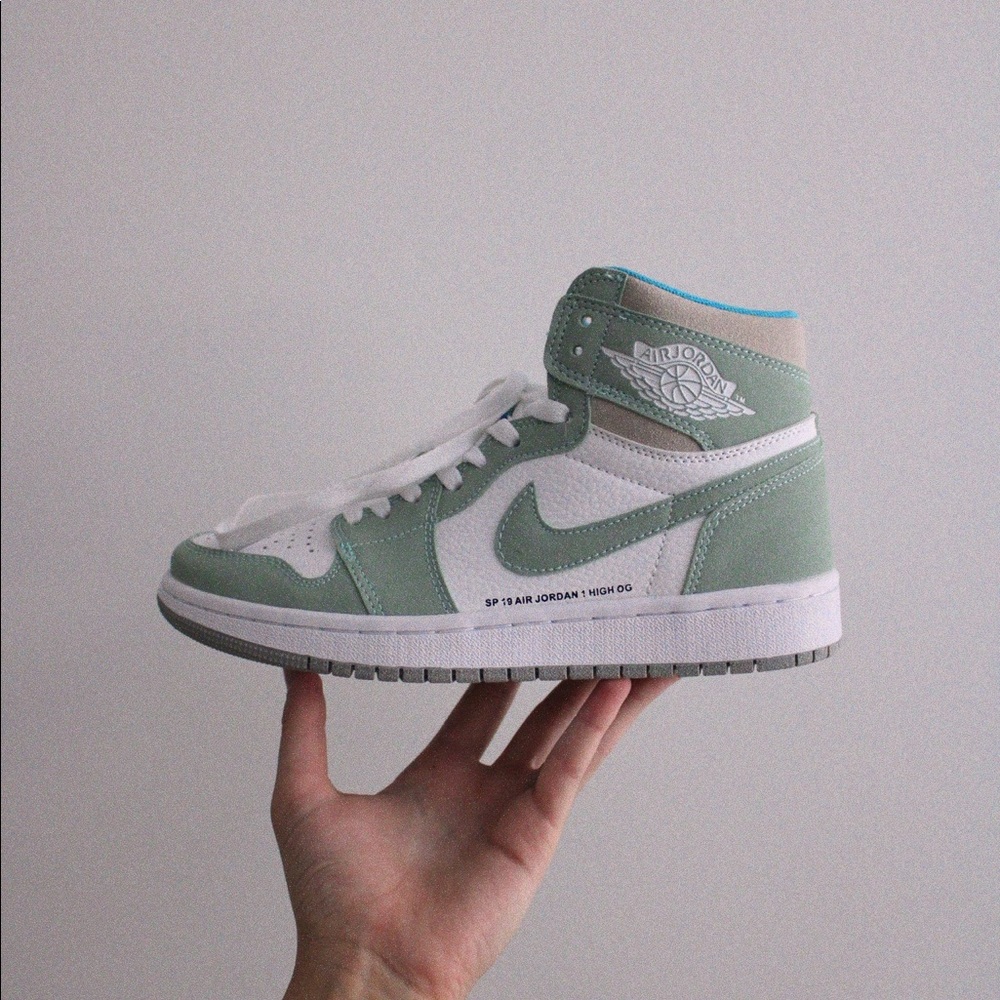 Air Jordan’s 1 Retro High Turbo Green